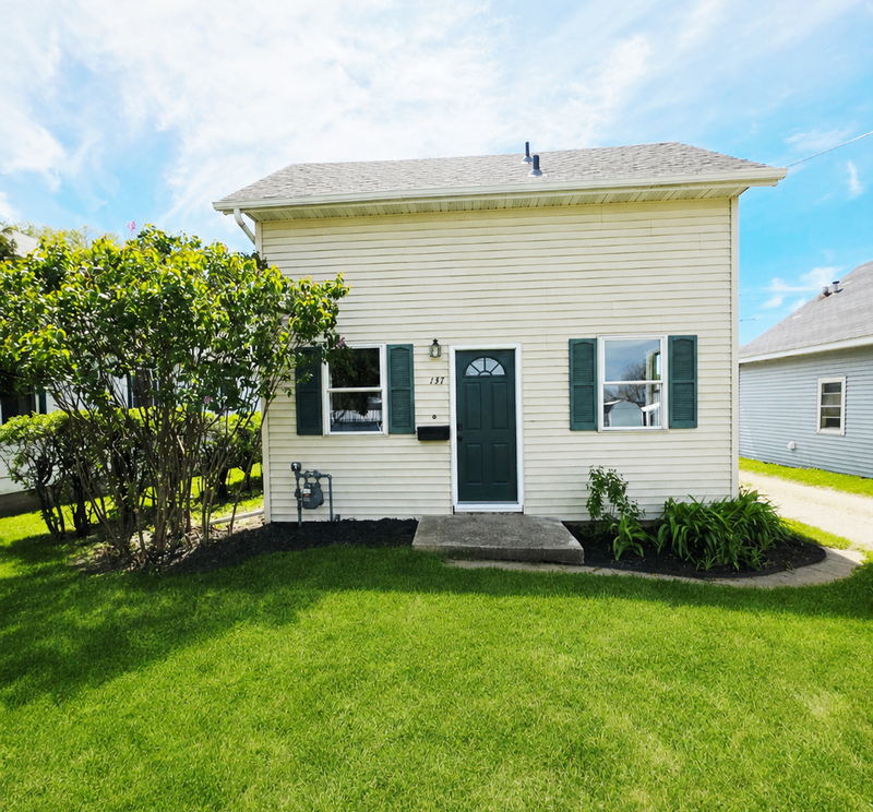 147 W Holly St, Owatonna, MN 55060