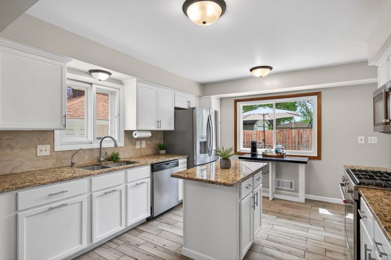 50 98th Ave NE, Blaine, MN 55434