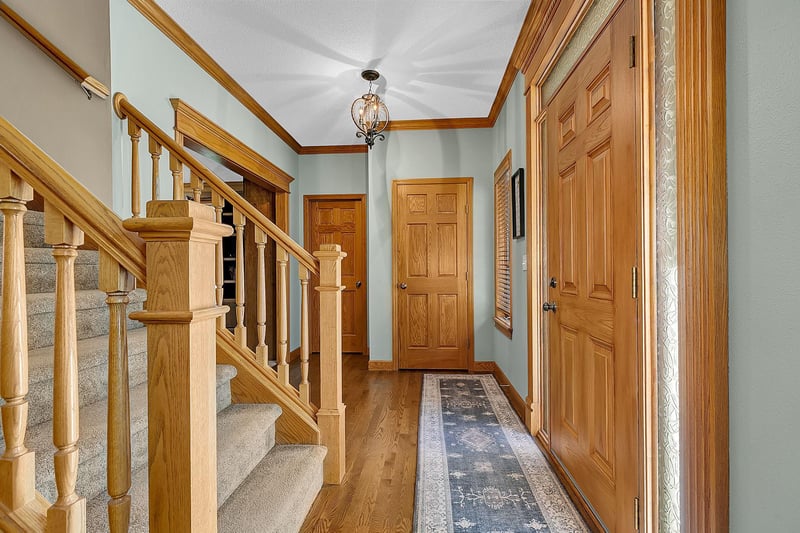 1010 Eveningstar Ct, Sartell, MN 56377