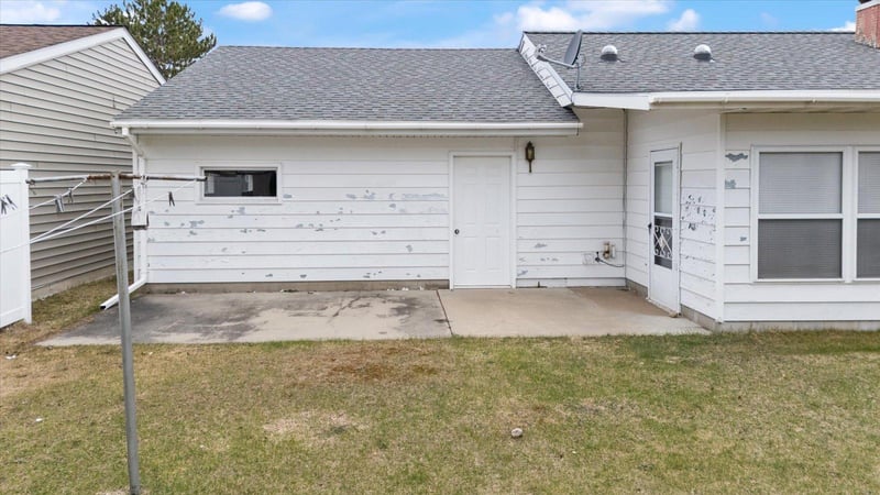 42 Garden Cir, Babbitt, MN 55706