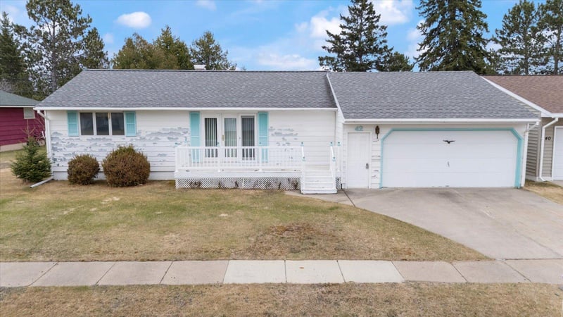 42 Garden Cir, Babbitt, MN 55706