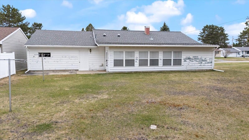 42 Garden Cir, Babbitt, MN 55706