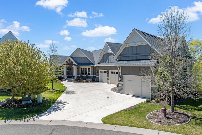 23 Phoebe Ln, North Oaks, MN 55127