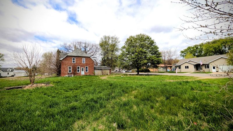 255 5th St N, Butterfield, MN 56120