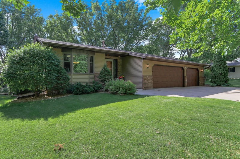 1935 Humboldt Ave, West Saint Paul, MN 55118