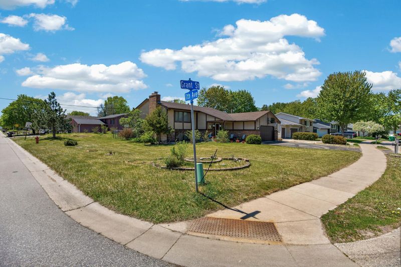 1058 Grant St, Anoka, MN 55303