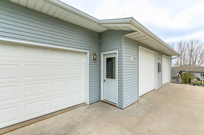 16990 River Oaks Blvd, Fergus Falls, MN 56537
