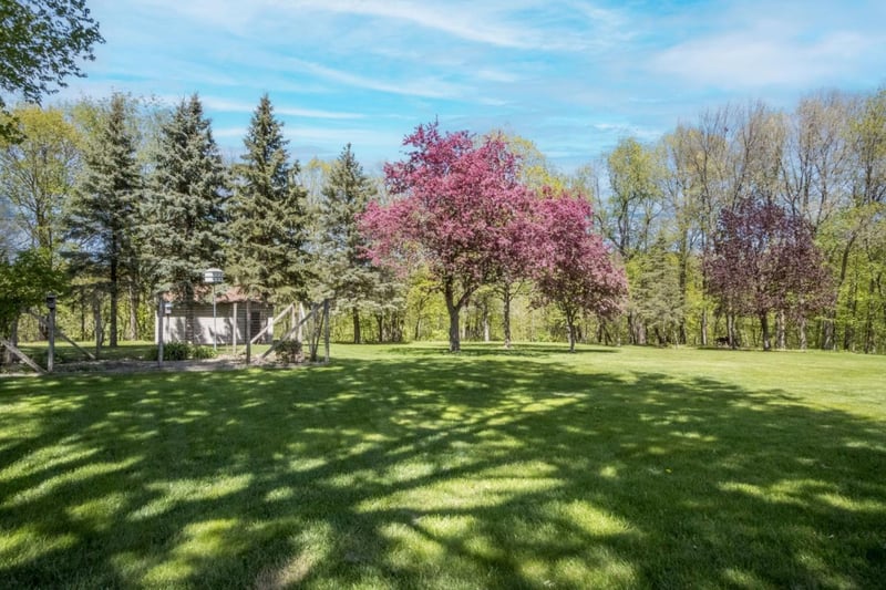 100 Stony Creek Cir, Mankato, MN 56001
