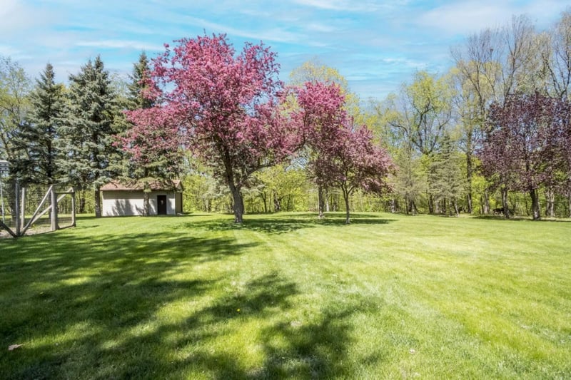 100 Stony Creek Cir, Mankato, MN 56001