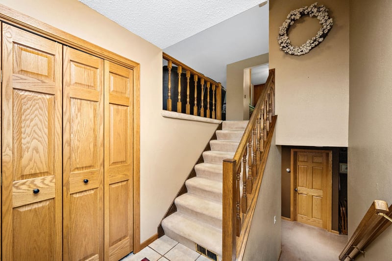 2850 Pheasant Cir, Mound, MN 55364
