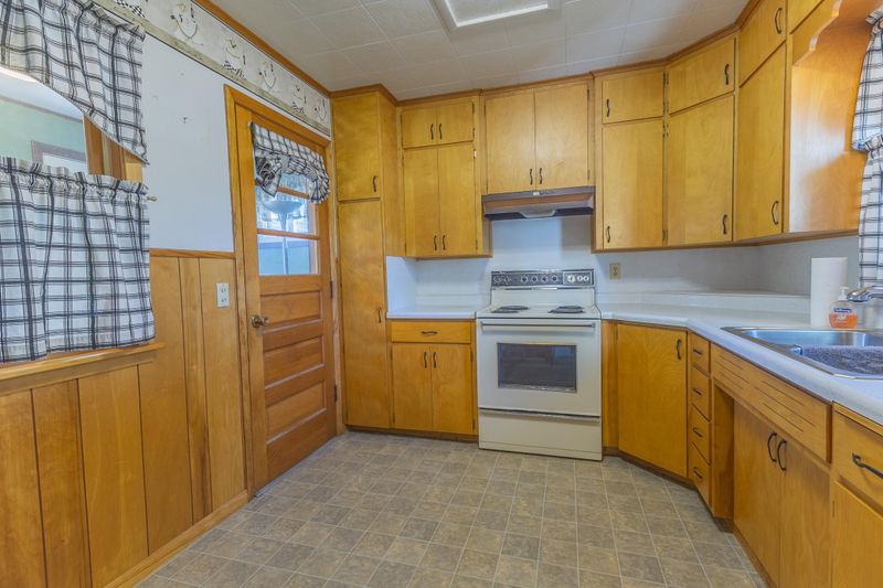717 Elizabeth St SE, Preston, MN 55965