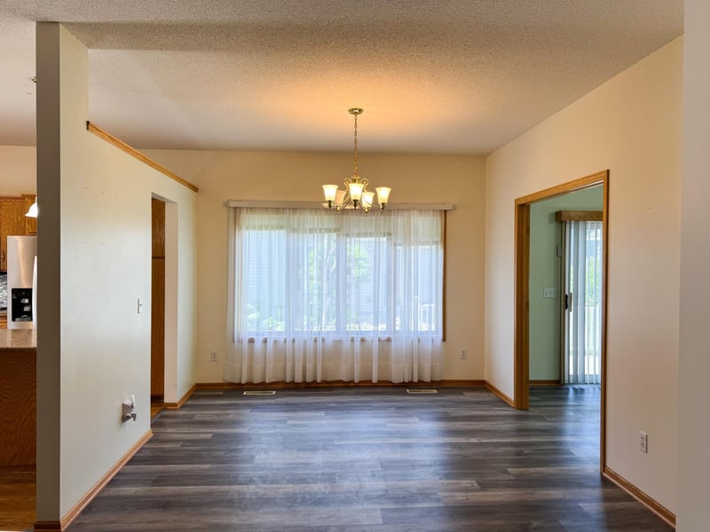 160 Cardinal Ln, Clearwater, MN 55320