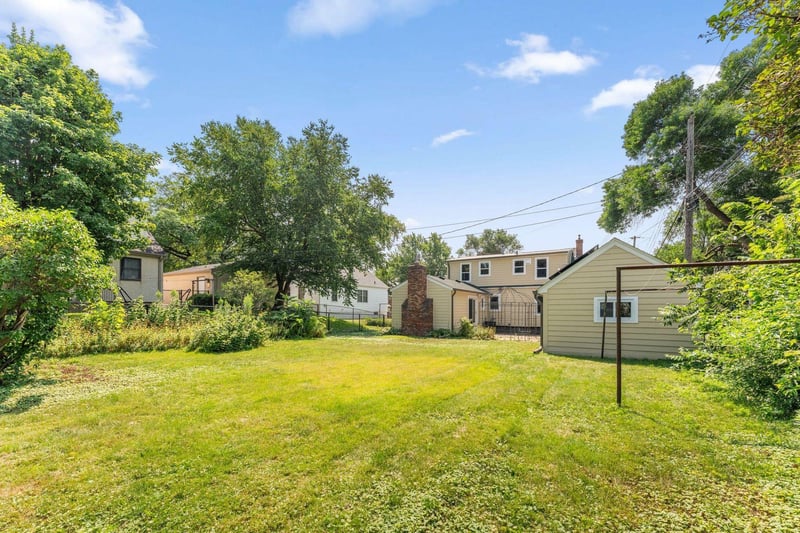 509 1st St N, Hopkins, MN 55343