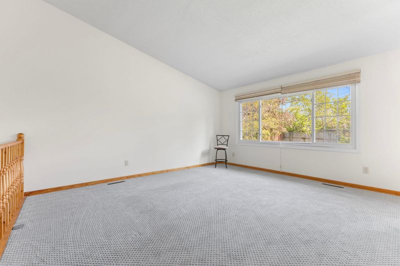 1780 Centennial Dr, Roseville, MN 55113