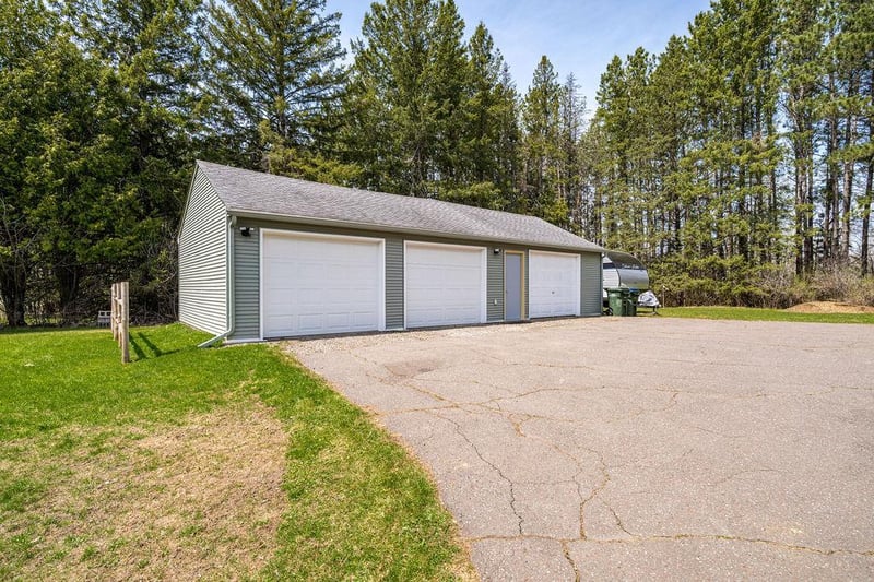 7 North Cloquet Rd, Esko, MN 55733
