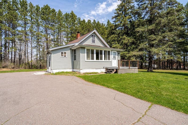 7 North Cloquet Rd, Esko, MN 55733