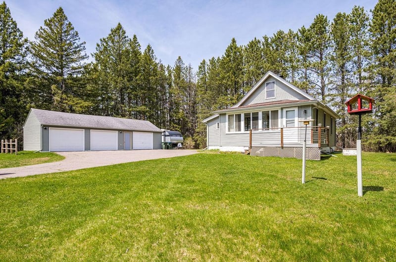 7 North Cloquet Rd, Esko, MN 55733
