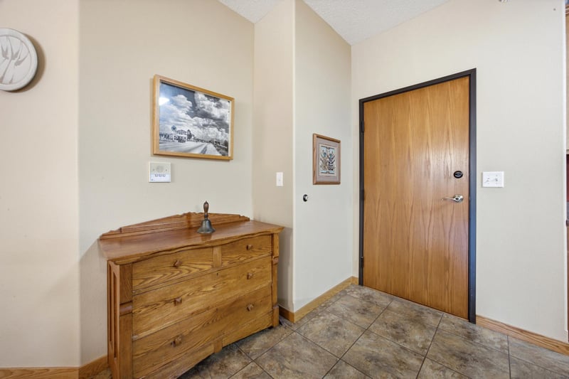 203 6th St S #101, Moorhead, MN 56560