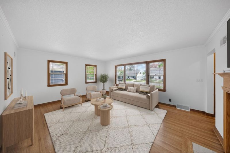 1211 9th Ave NW, Rochester, MN 55901