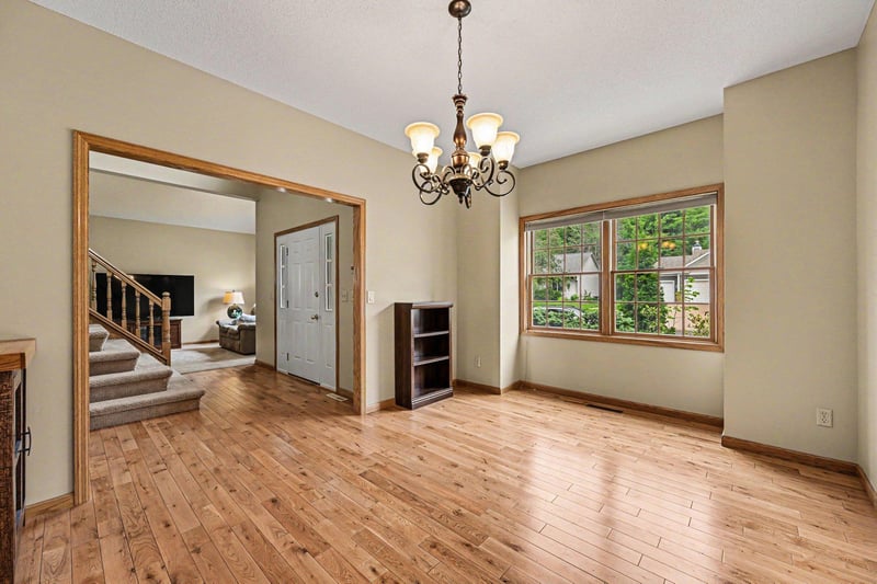 1452 Golf View Dr, River Falls, WI 54022