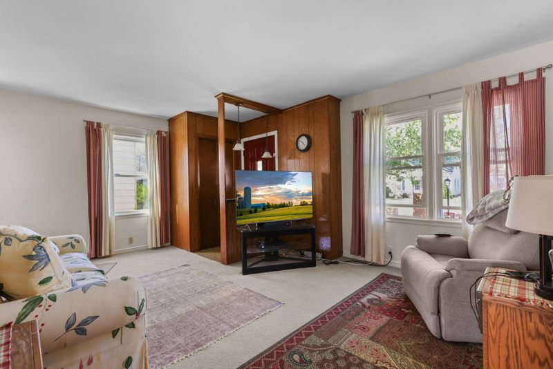 3738 Noble Ave N, Robbinsdale, MN 55422