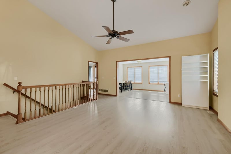 834 Wescott Sq, Eagan, MN 55123