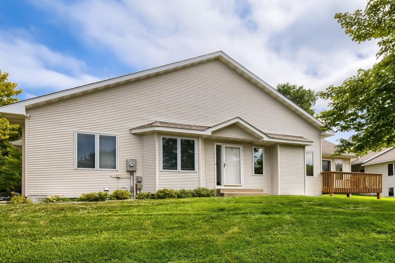 834 Wescott Sq, Eagan, MN 55123
