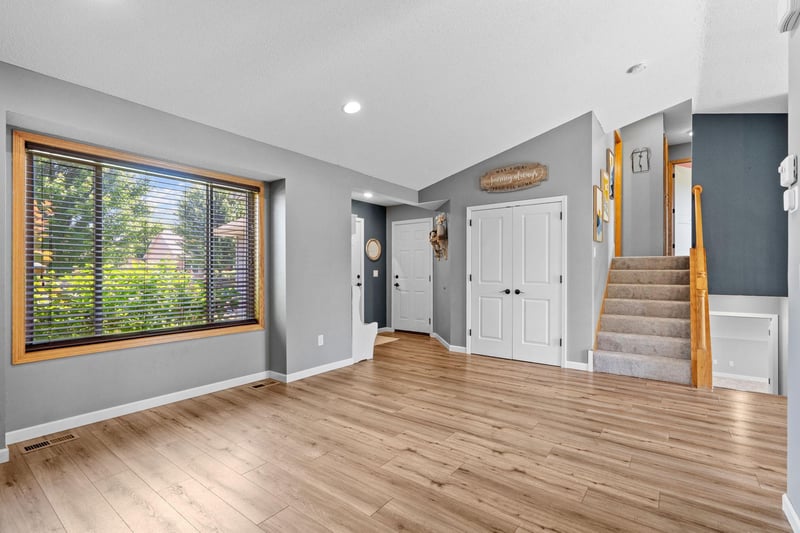 1349 Landings Ln, Watertown, MN 55388