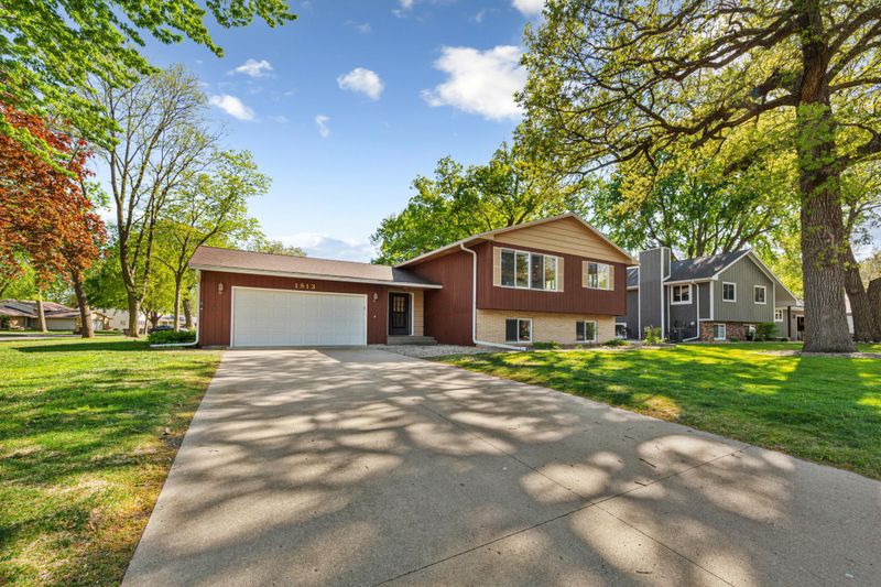 1813 Marie Ln, North Mankato, MN 56003