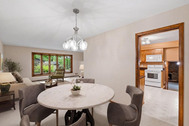 868 Cobb Rd, Shoreview, MN 55126