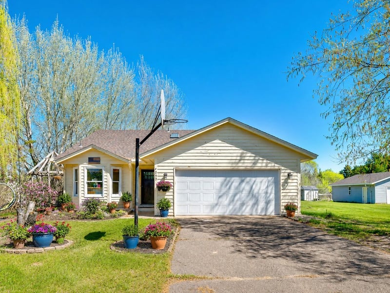 2695 196th Ave NE, Cedar, MN 55011