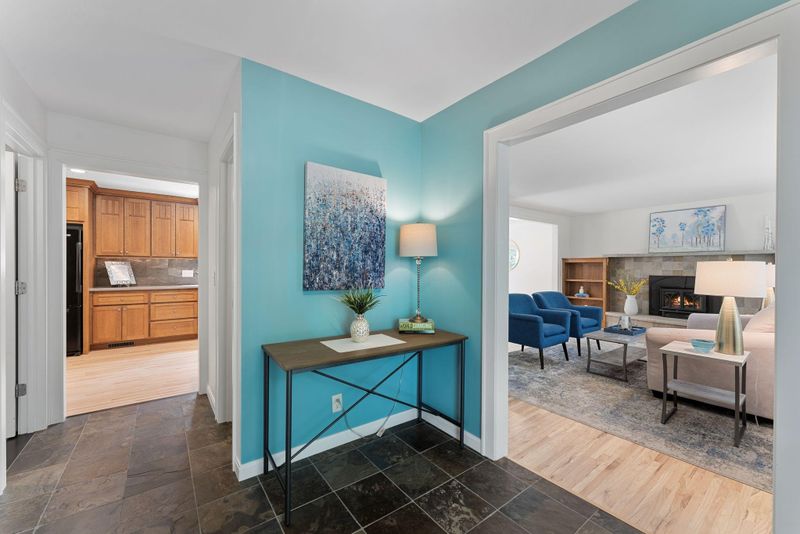 15623 Normandy Ln, Minnetonka, MN 55345