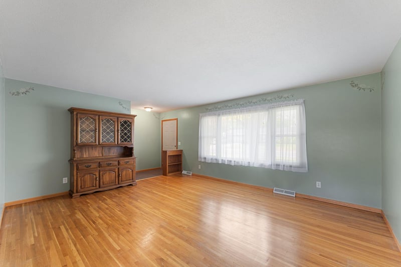 5812 Boone Ave N, New Hope, MN 55428