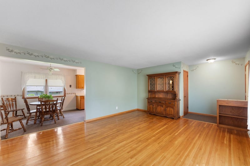 5812 Boone Ave N, New Hope, MN 55428