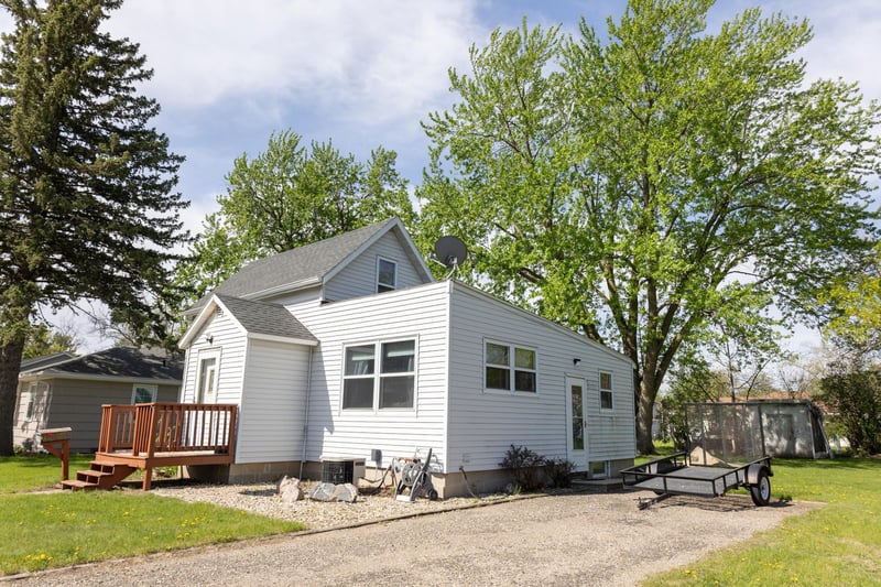 804 Redding Ave, Windom, MN 56101