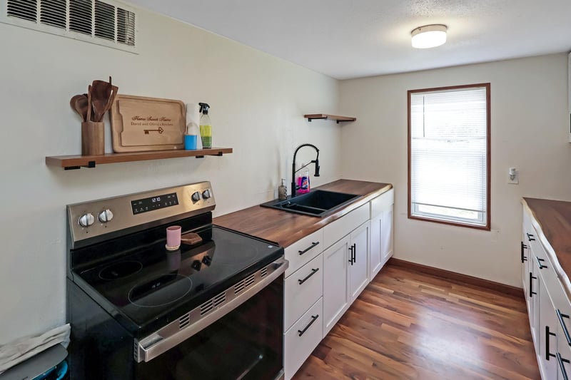 205 S Cedar St, Royalton, MN 56373