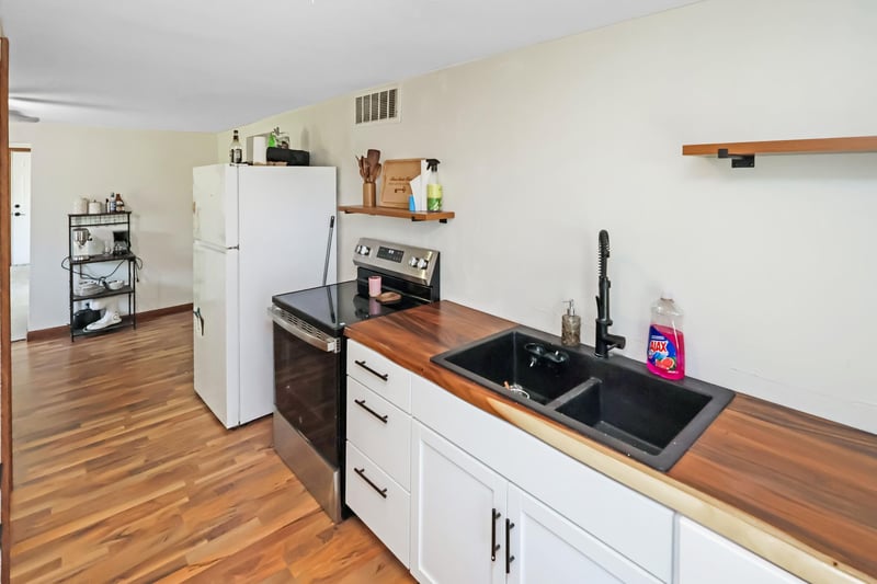 205 S Cedar St, Royalton, MN 56373