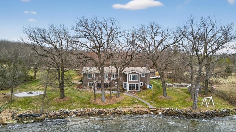 15494 Camp Winona Trl, Faribault, MN 55021