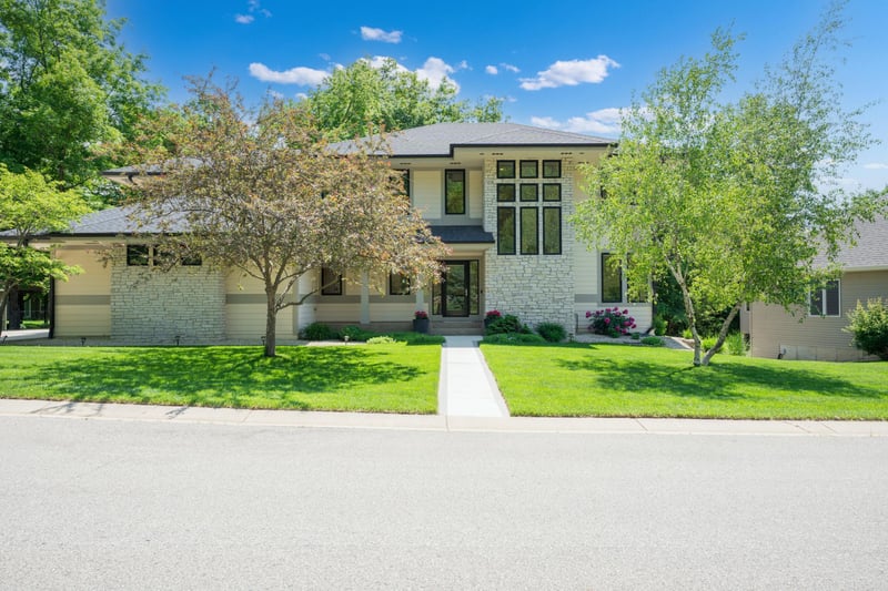 2422 Salem Heights Ln SW, Rochester, MN 55902