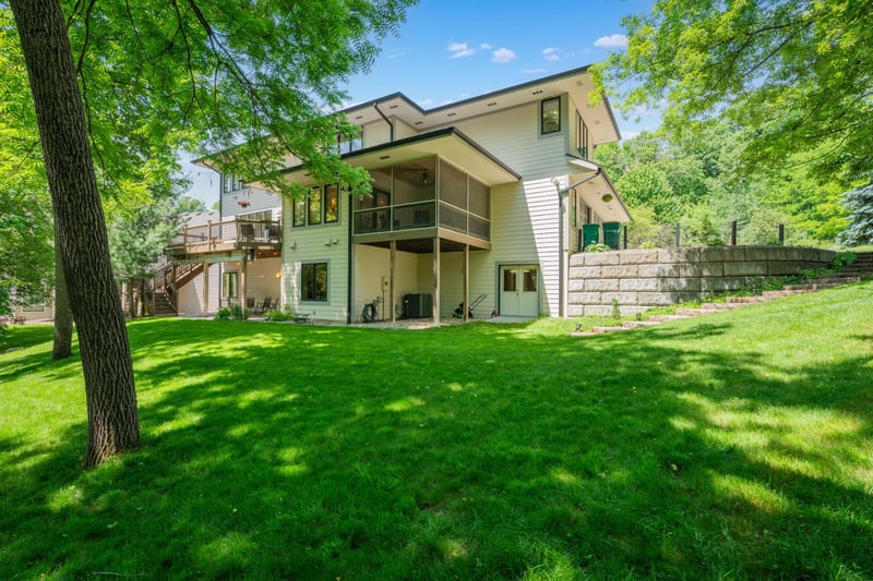 2422 Salem Heights Ln SW, Rochester, MN 55902
