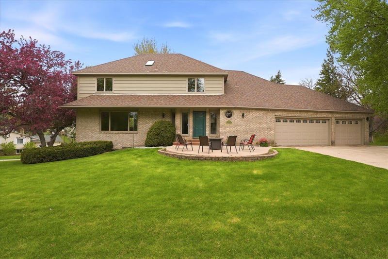 2500 Highland View Ave S, Burnsville, MN 55337