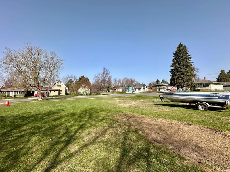 415 W 2nd Ave, Keewatin, MN 55753