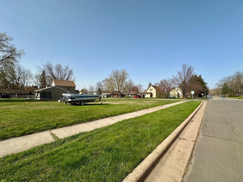 415 W 2nd Ave, Keewatin, MN 55753
