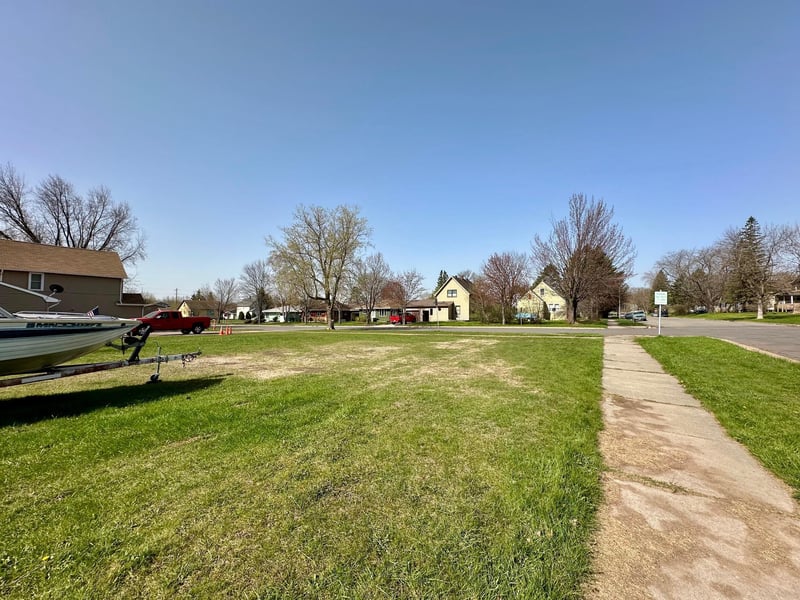 415 W 2nd Ave, Keewatin, MN 55753