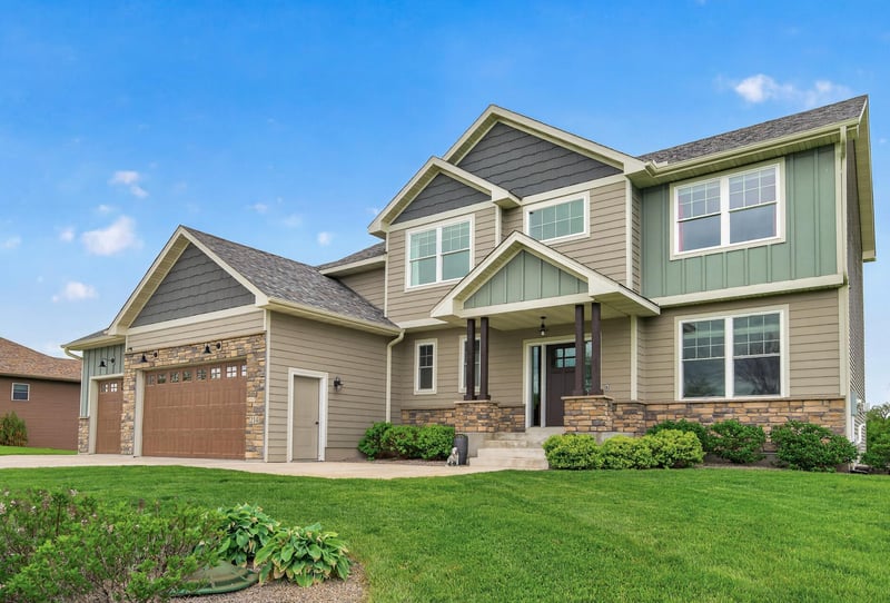 214 Cedar Lake Ct, New Prague, MN 56071