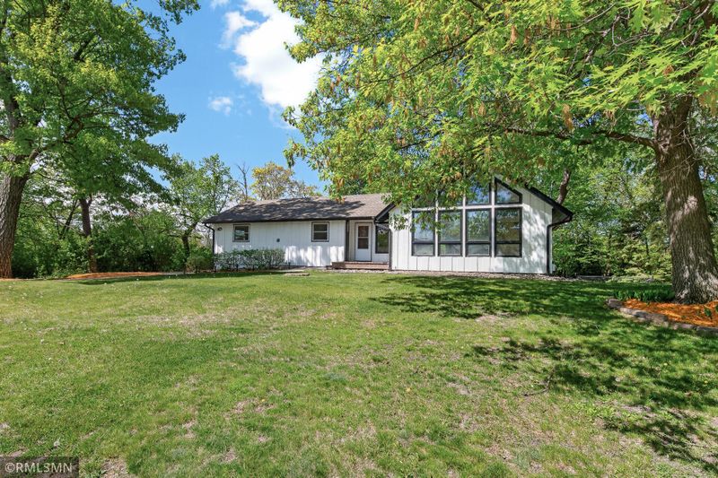 5931 Hobe Ln, White Bear Twp, MN 55110