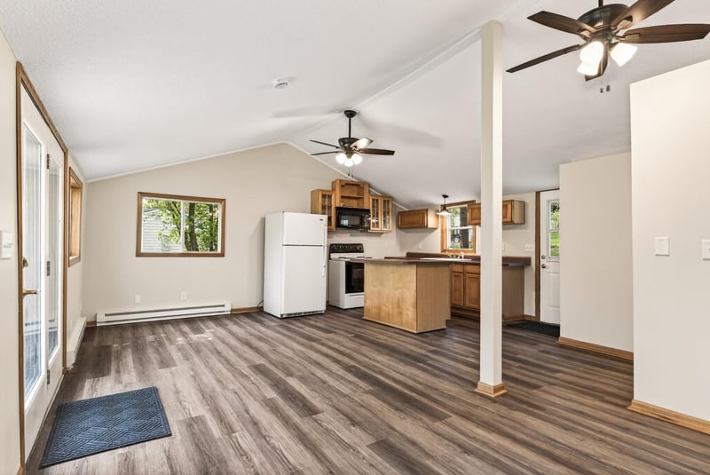 11073 Hoyer Ave NW, Annandale, MN 55302
