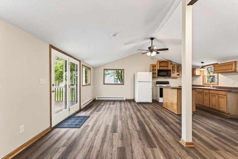 11073 Hoyer Ave NW, Annandale, MN 55302