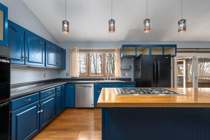 404 174th St, Amery, WI 54001
