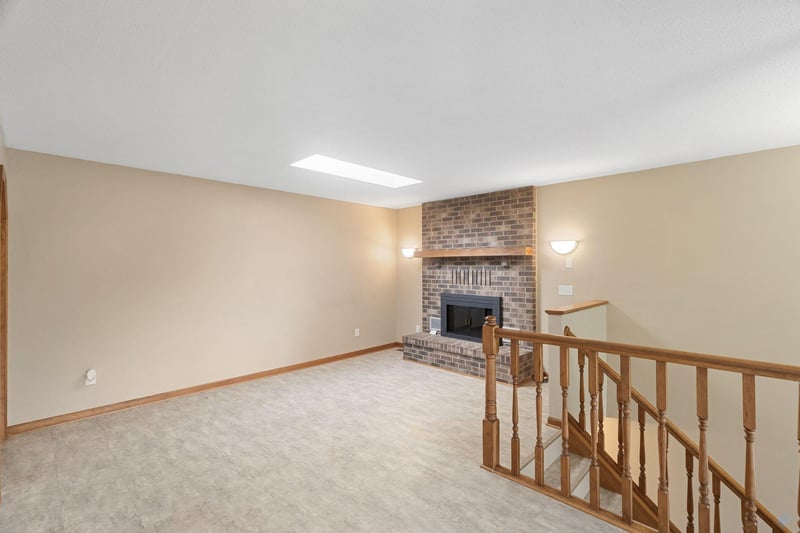 14566 Kerry St NW, Andover, MN 55304